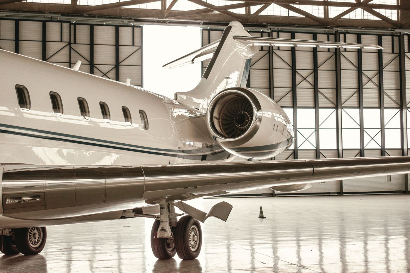 Midsize jet